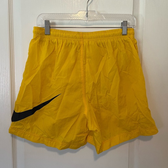 Vintage Men’s Nike Shorts - Picture 3 of 6